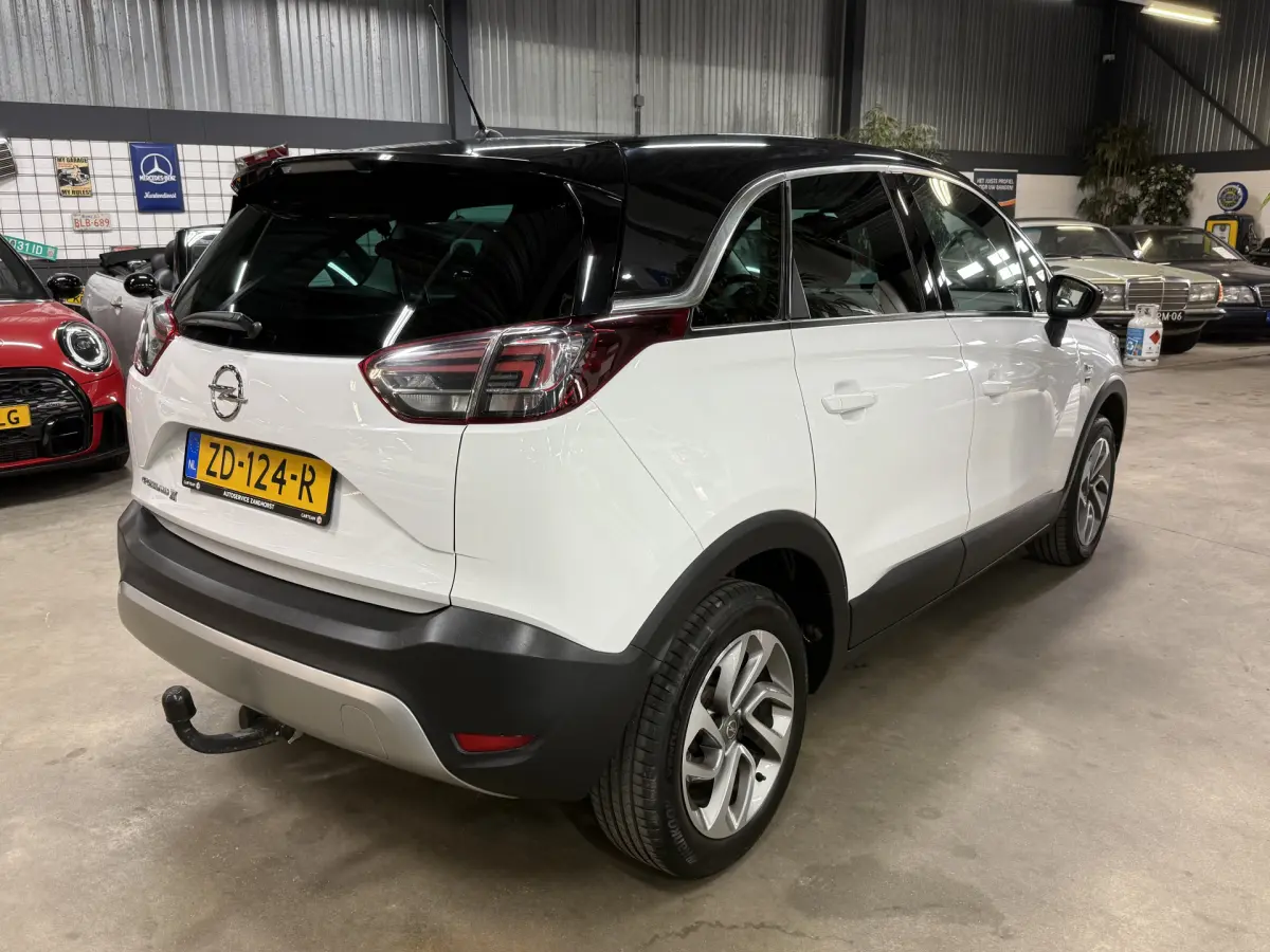 Crossland X 1.2 Turbo 120 Jaar Edition //