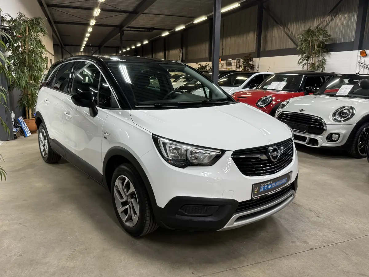 Crossland X 1.2 Turbo 120 Jaar Edition //