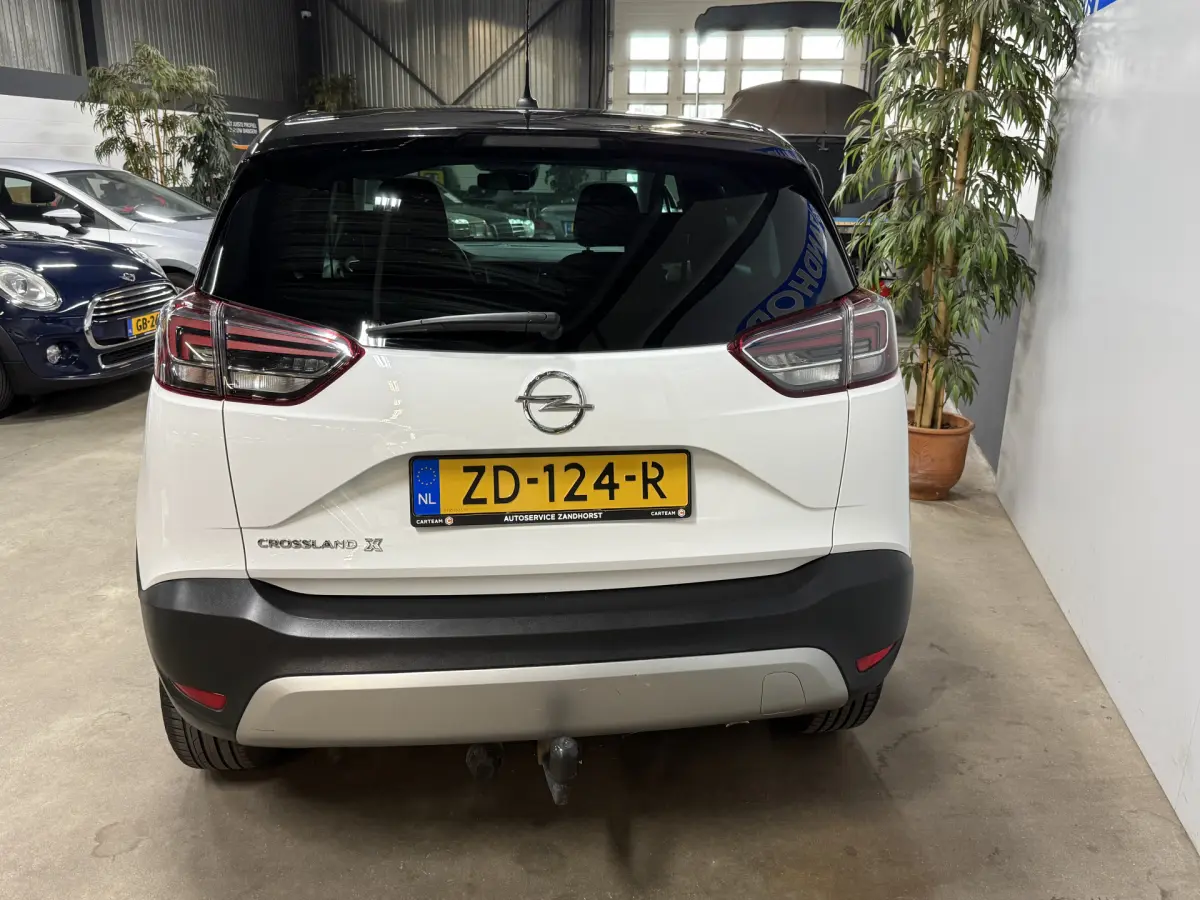 Crossland X 1.2 Turbo 120 Jaar Edition //