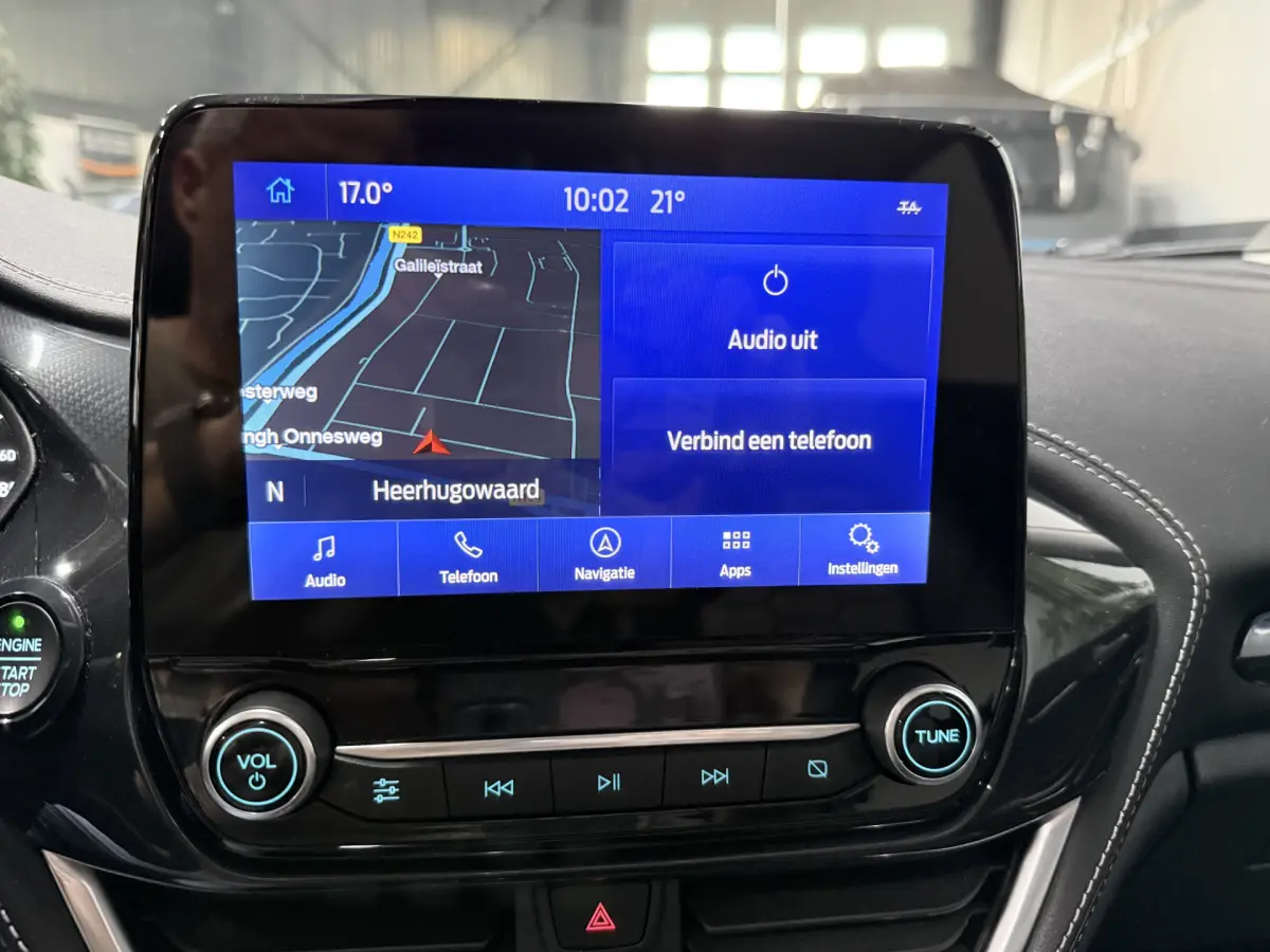 Fiesta 1.0 EcoBoost Hybrid Vignale // Pano // Vol Led