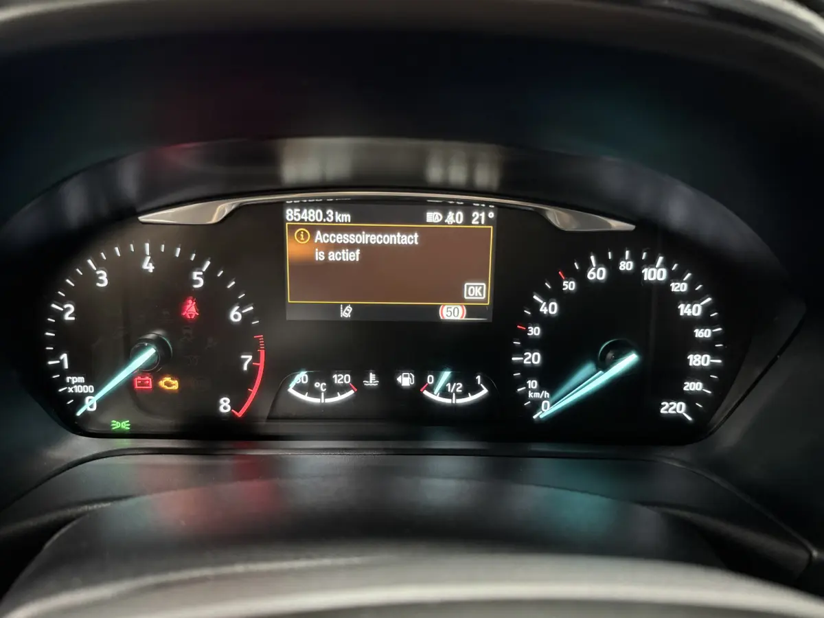 Fiesta 1.0 EcoBoost Hybrid Vignale // Pano // Vol Led
