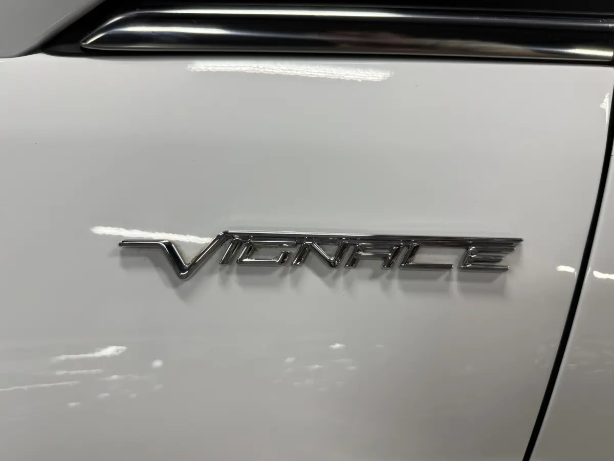 Fiesta 1.0 EcoBoost Hybrid Vignale // Pano // Vol Led