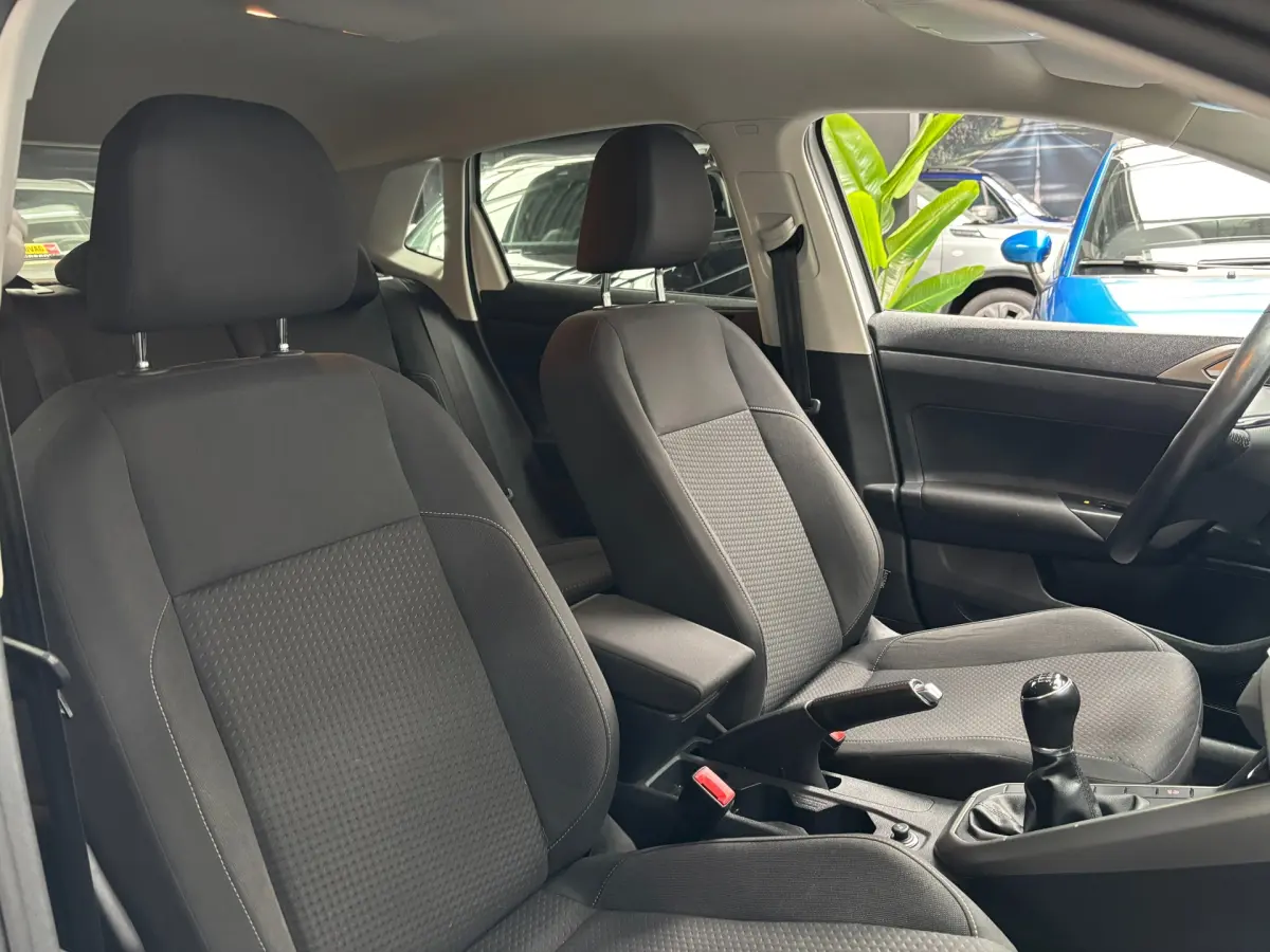 Polo 1.0 TSI Highline Business R / Carplay