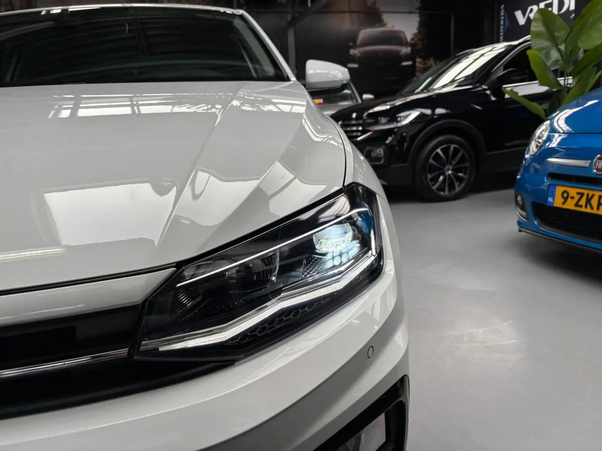 Polo 1.0 TSI Highline Business R / Carplay