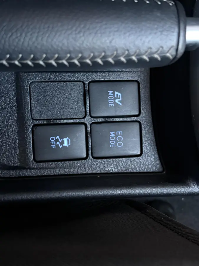 Yaris 1.5 Hybrid Aspiration | Climate | Camera | CV | Airco | 4 nieuwe banden |