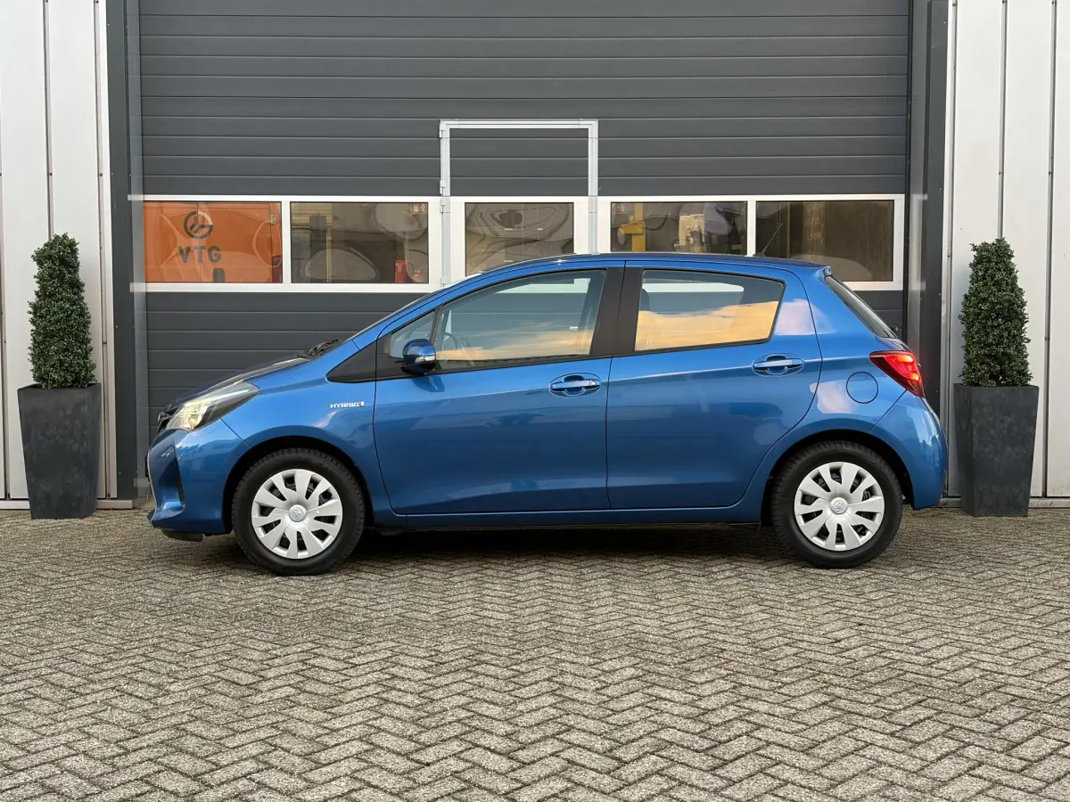 Yaris 1.5 Hybrid Aspiration | Climate | Camera | CV | Airco | 4 nieuwe banden |