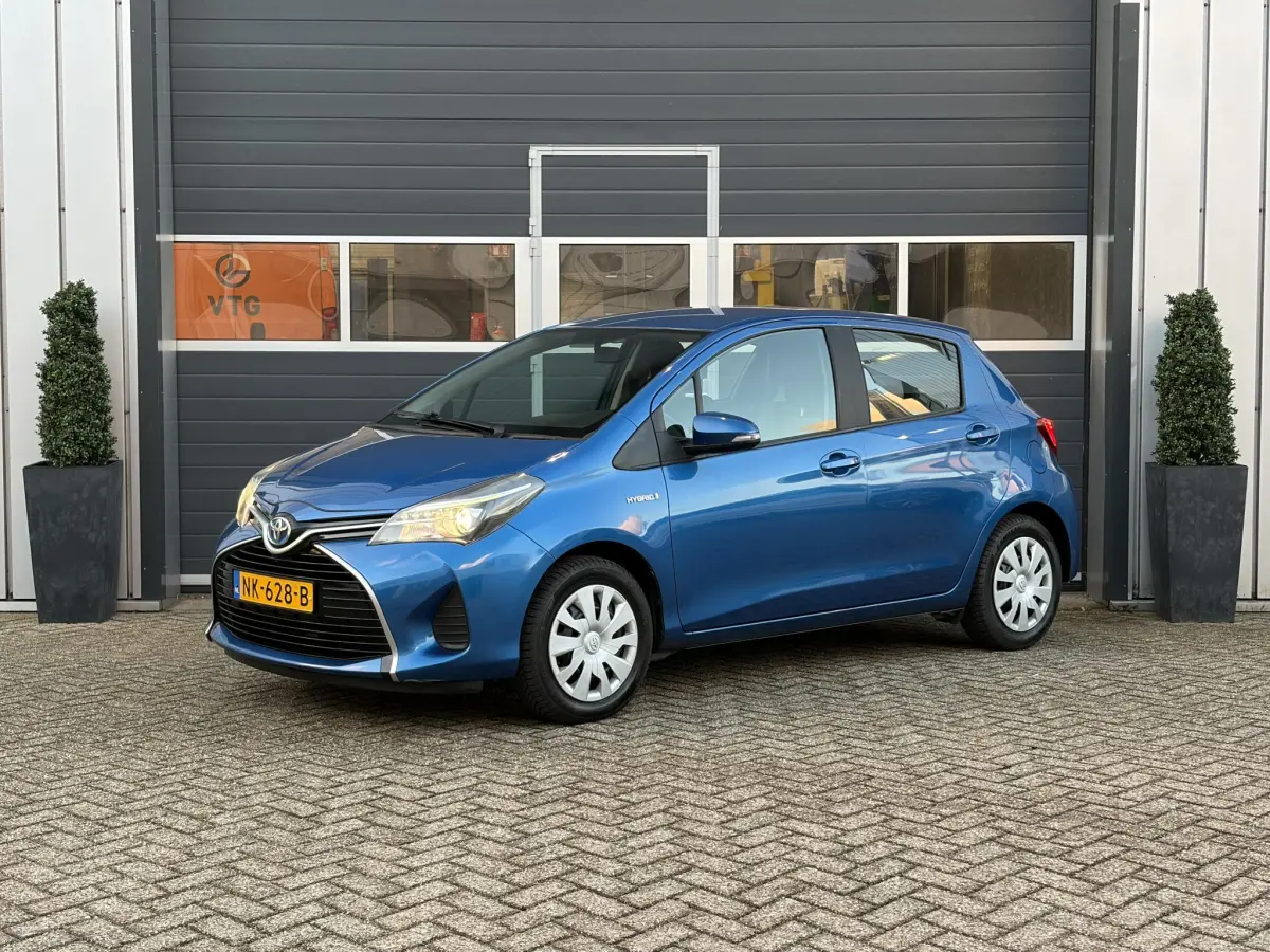 Yaris 1.5 Hybrid Aspiration | Climate | Camera | CV | Airco | 4 nieuwe banden |