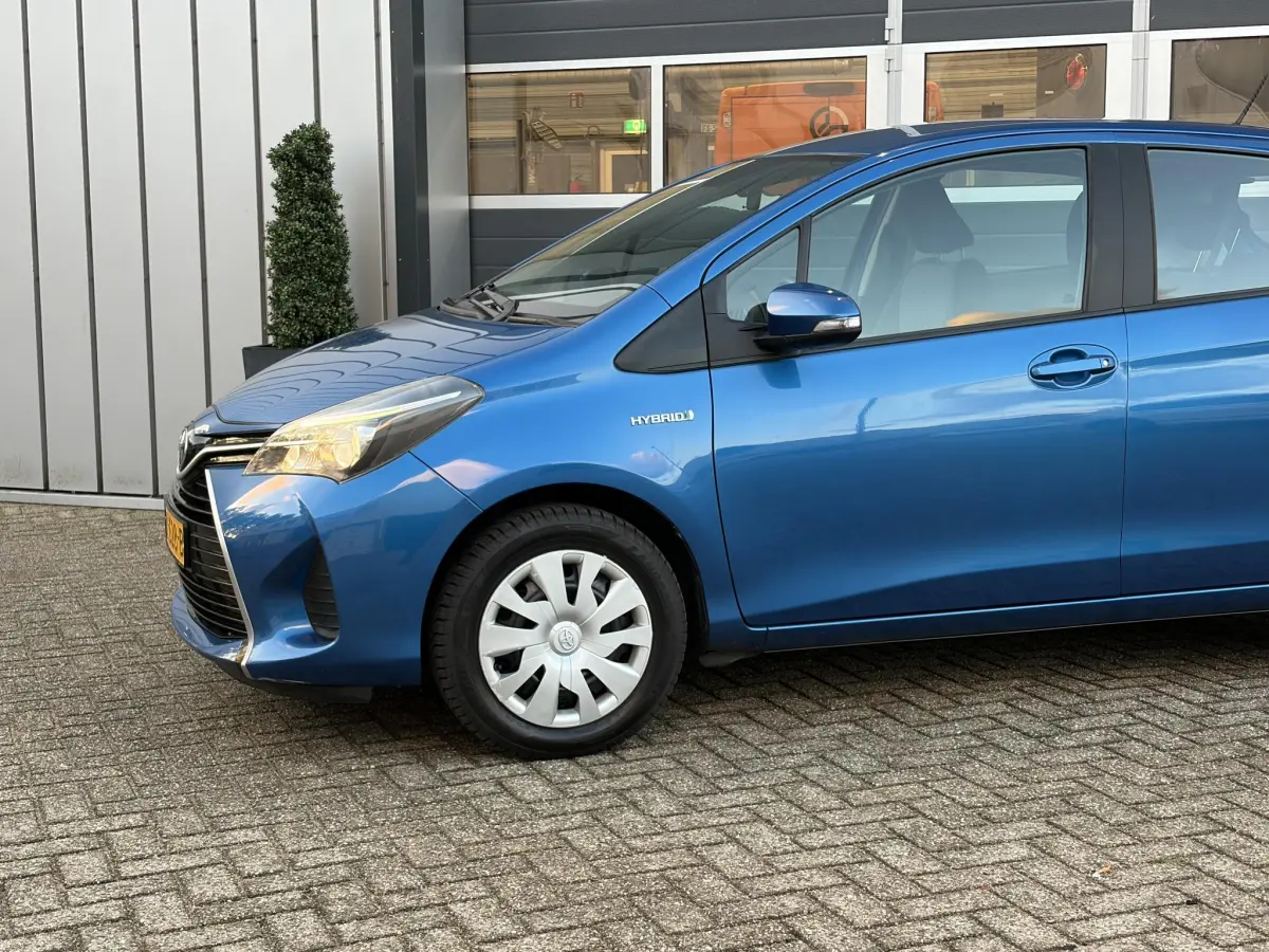 Yaris 1.5 Hybrid Aspiration | Climate | Camera | CV | Airco | 4 nieuwe banden |