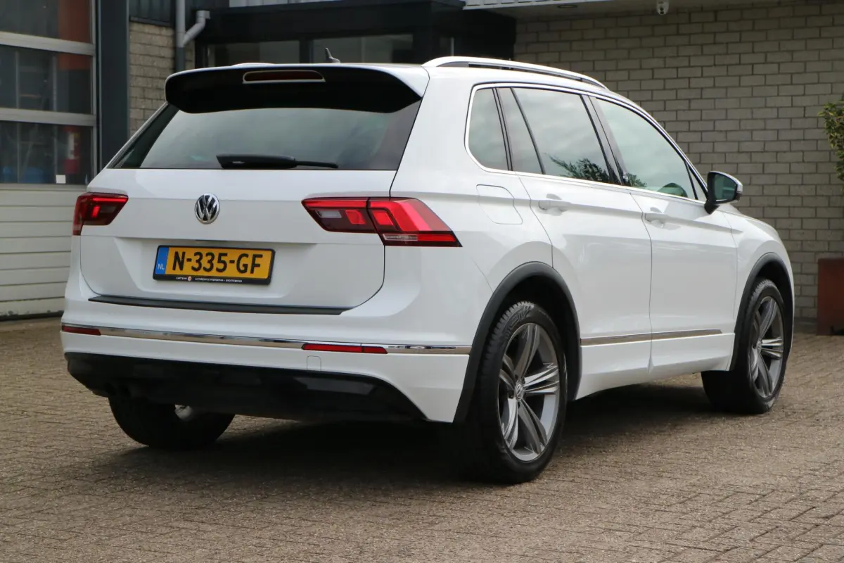 Tiguan 2.0 TSI 4Motion Highline Business R | Automaat | Trekhaak! | Carplay |