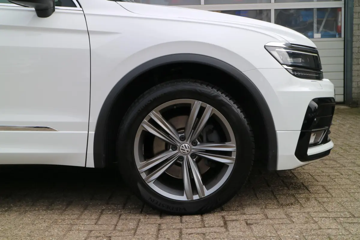 Tiguan 2.0 TSI 4Motion Highline Business R | Automaat | Trekhaak! | Carplay |