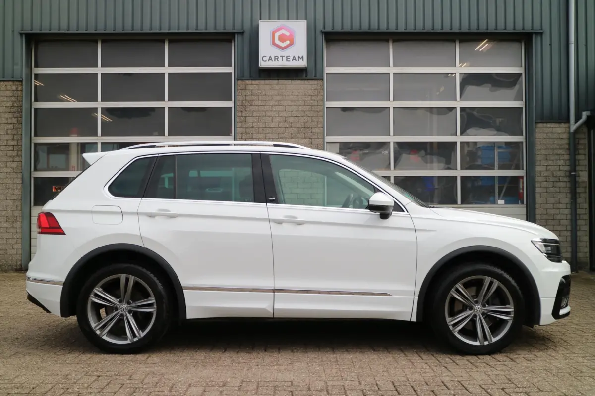 Tiguan 2.0 TSI 4Motion Highline Business R | Automaat | Trekhaak! | Carplay |