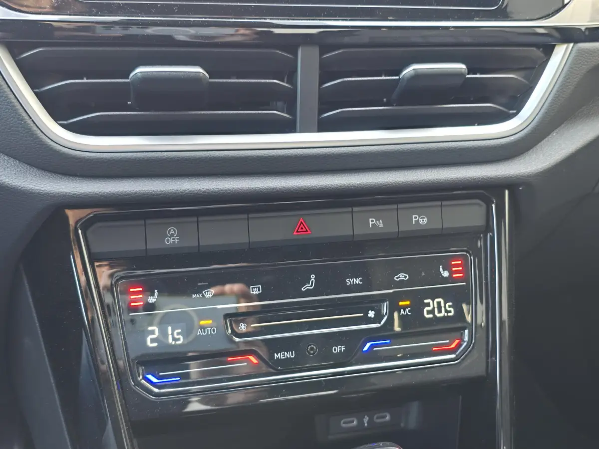 T-Roc 1.5 TSI R-Line Edition Virtual Cockpit Stuur/Stoelverwarming PDC V+A Camera