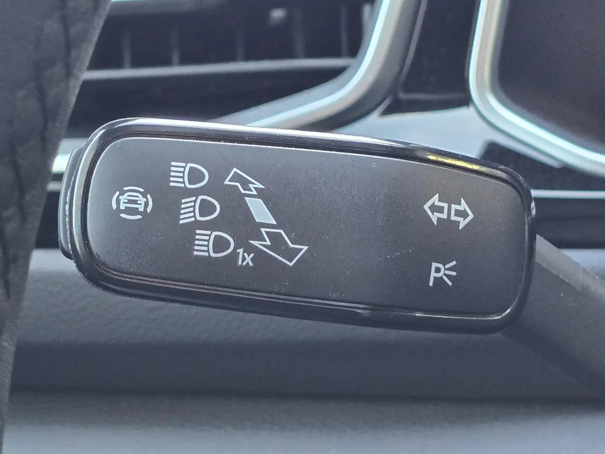 T-Roc 1.5 TSI R-Line Edition Virtual Cockpit Stuur/Stoelverwarming PDC V+A Camera