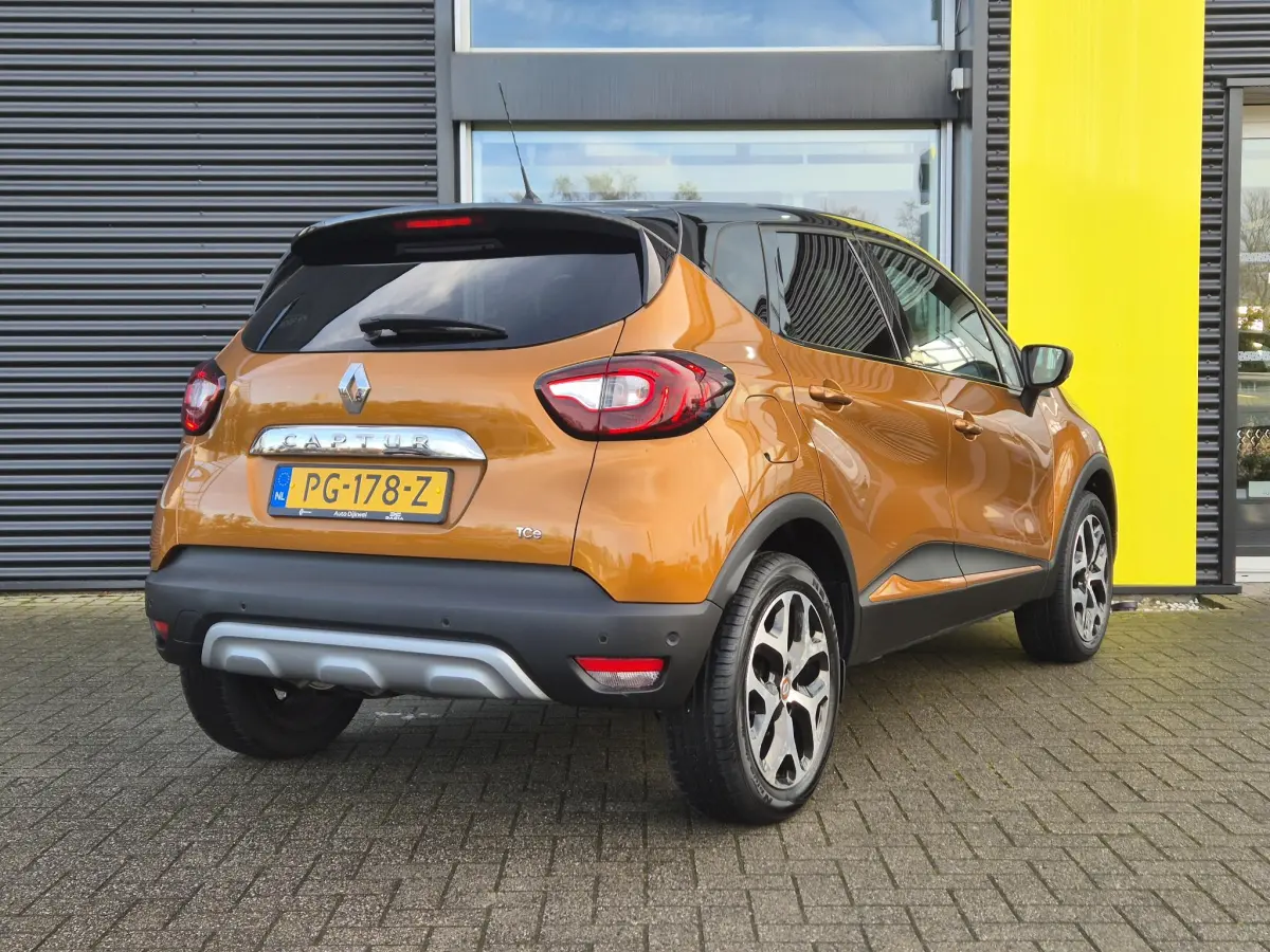 Captur TCe 120 EDC AUTOMAAT Intens Bose® Audiosystem, Panoramadak, Camera, Pack Easy Life
