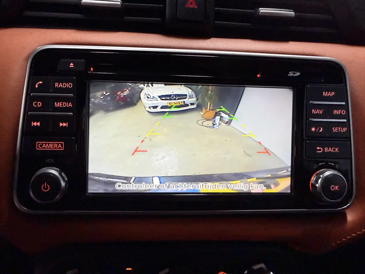 Micra 1.0L Acenta // Led koplampen // Navi // Ecc