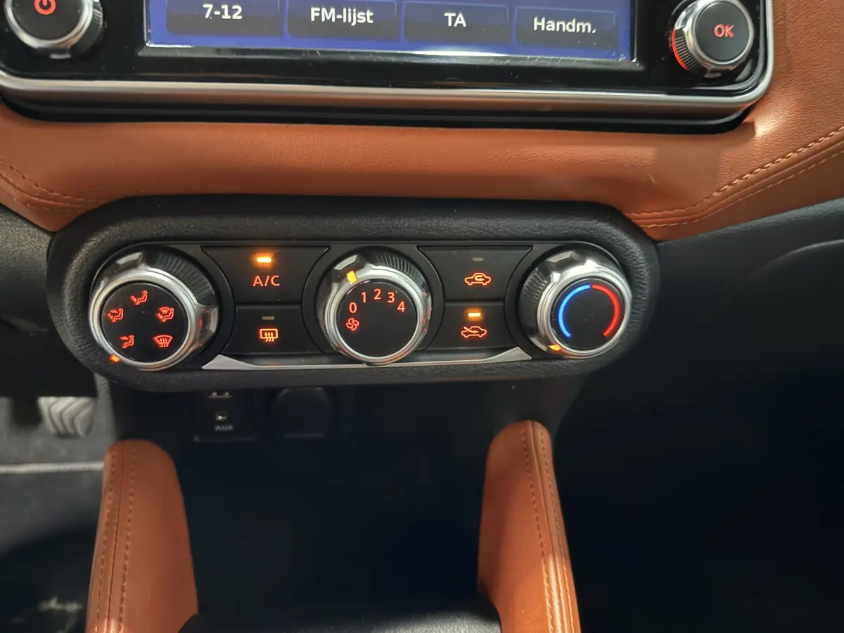 Micra 1.0L Acenta // Led koplampen // Navi // Ecc