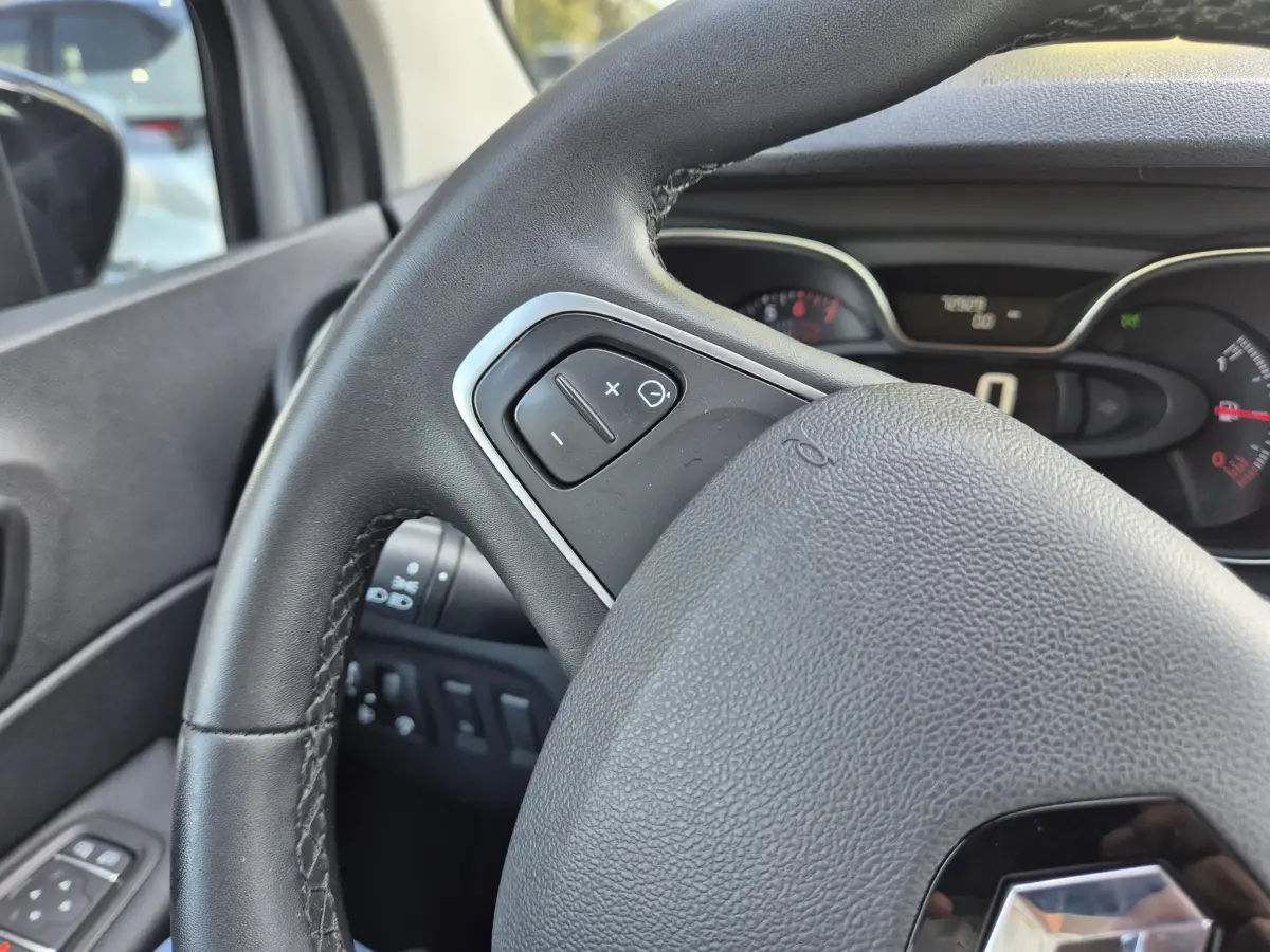 Captur TCe 90 Limited Trekhaak, P-sensoren, Apple/Android Auto!, Bluetooth, LM Velgen