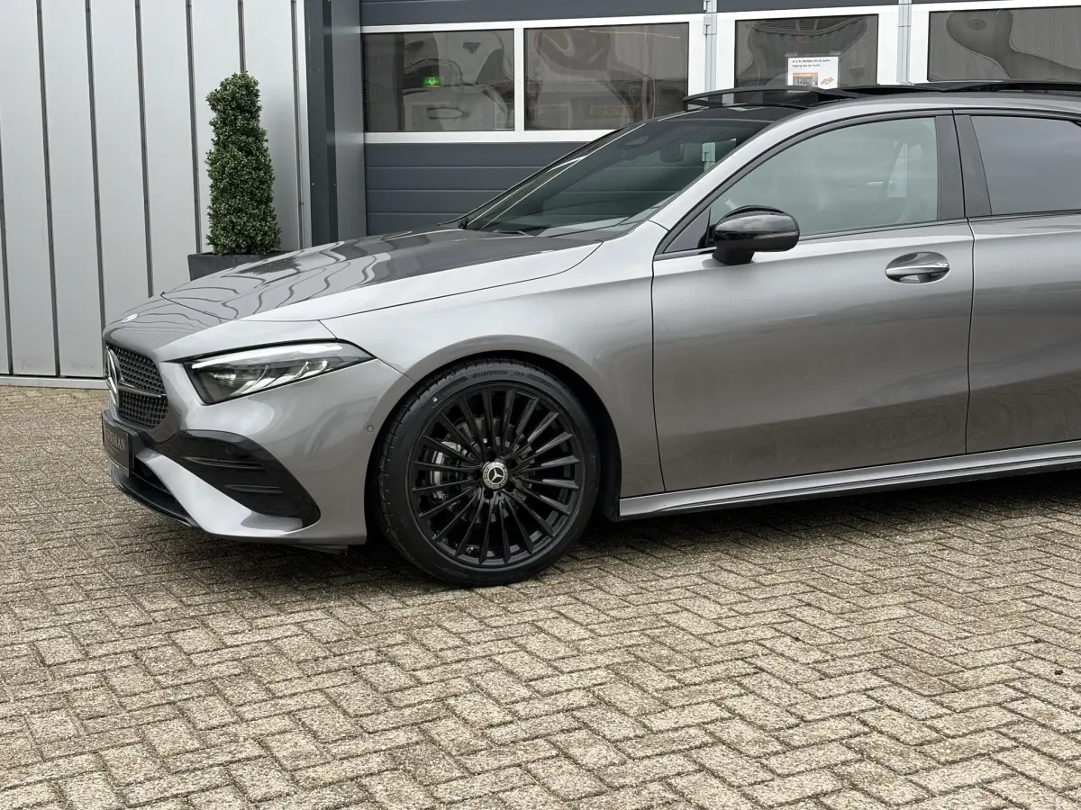 A-Klasse 180 Star Edition | Keyless | Pano | Sfeer | Camera | Stoel verwarming |
