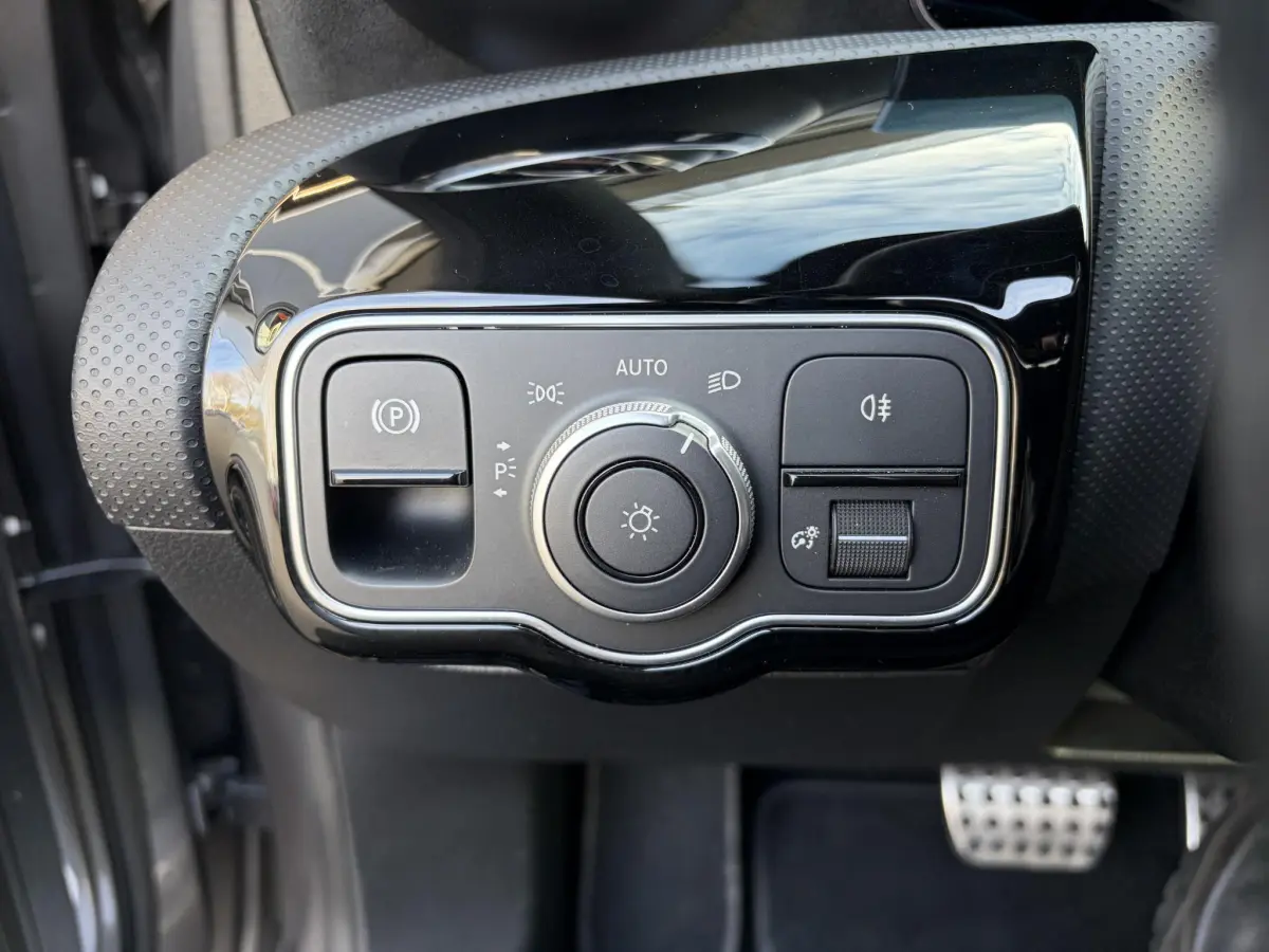 A-Klasse 180 Star Edition | Keyless | Pano | Sfeer | Camera | Stoel verwarming |