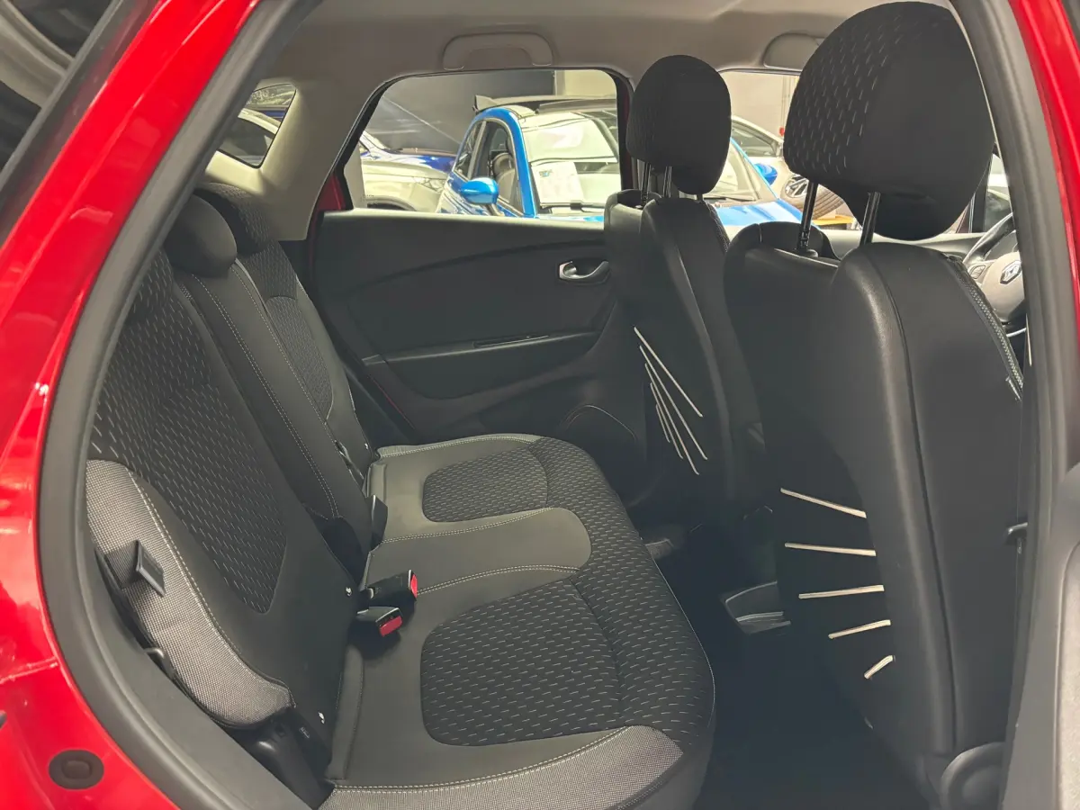 Captur 1.2 TCe Intens / Camera / Navigatie