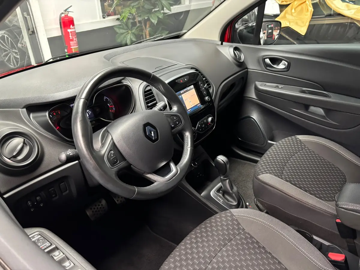 Captur 1.2 TCe Intens / Camera / Navigatie
