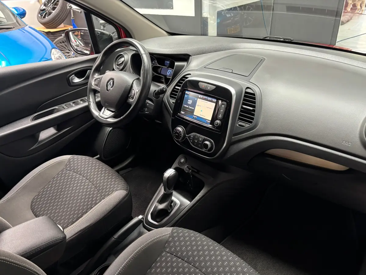 Captur 1.2 TCe Intens / Camera / Navigatie