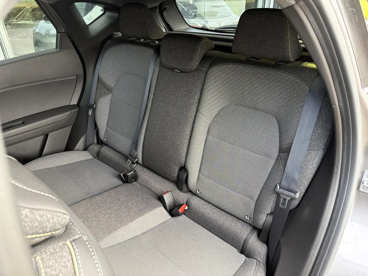 Captur 1.8 E-Tech full hybrid 160 techno
