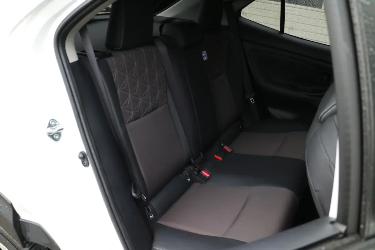 Yaris Cross 1.5 Hybrid Adventure | Automaat! | Carplay | Camera |