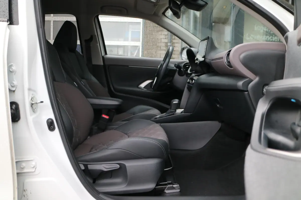 Yaris Cross 1.5 Hybrid Adventure | Automaat! | Carplay | Camera |