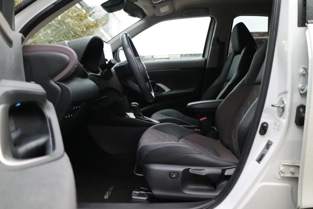 Yaris Cross 1.5 Hybrid Adventure | Automaat! | Carplay | Camera |