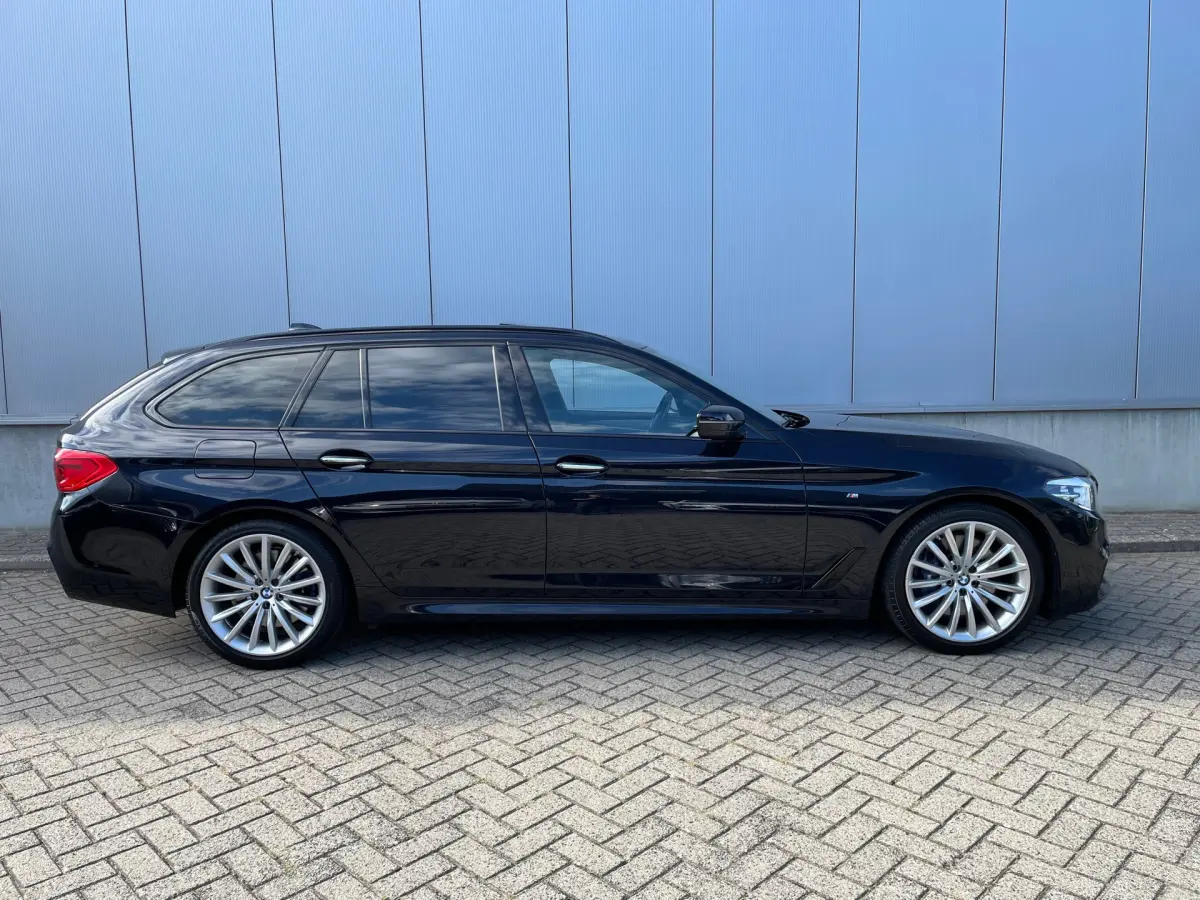 5 Serie Touring 540i xDrive High Executive PanoramaDak / M-Sport