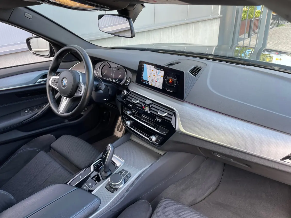 5 Serie Touring 540i xDrive High Executive PanoramaDak / M-Sport