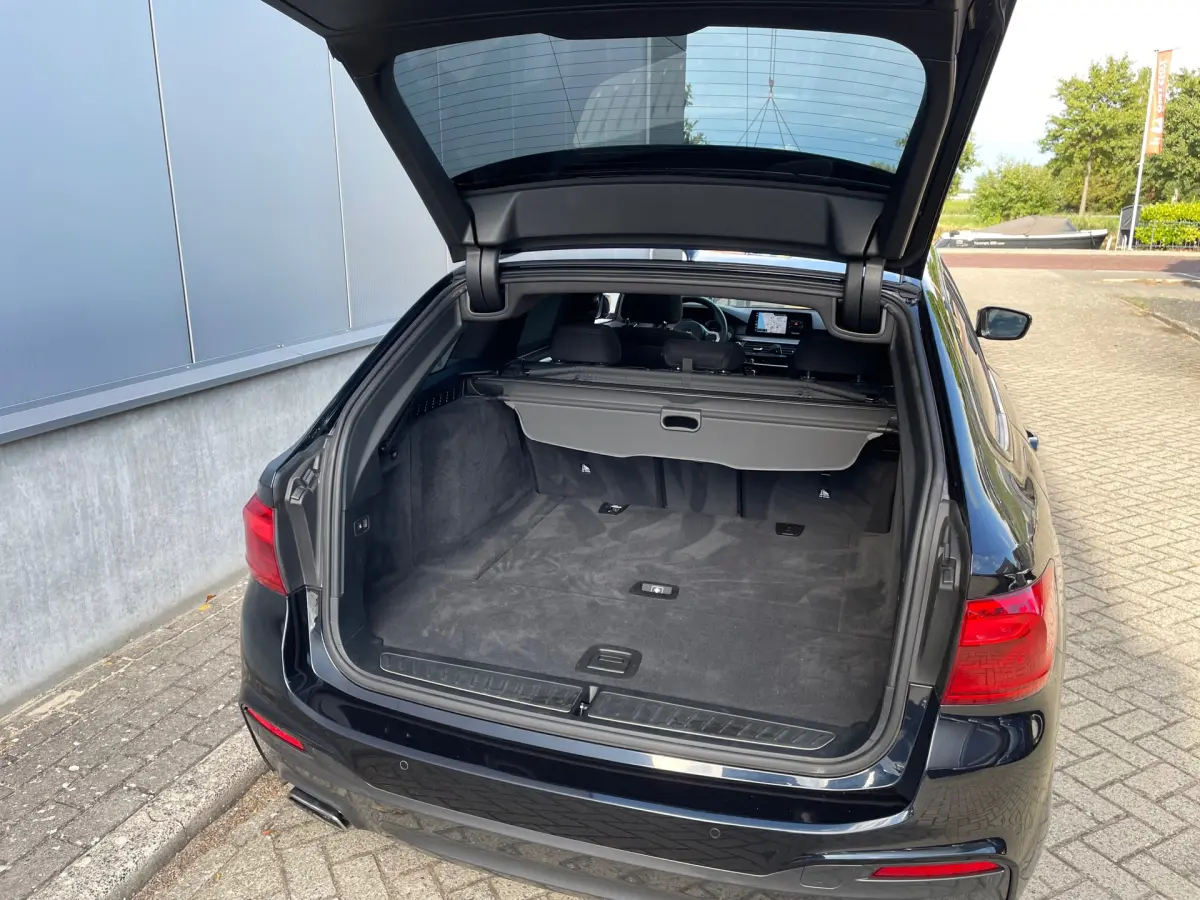 5 Serie Touring 540i xDrive High Executive PanoramaDak / M-Sport