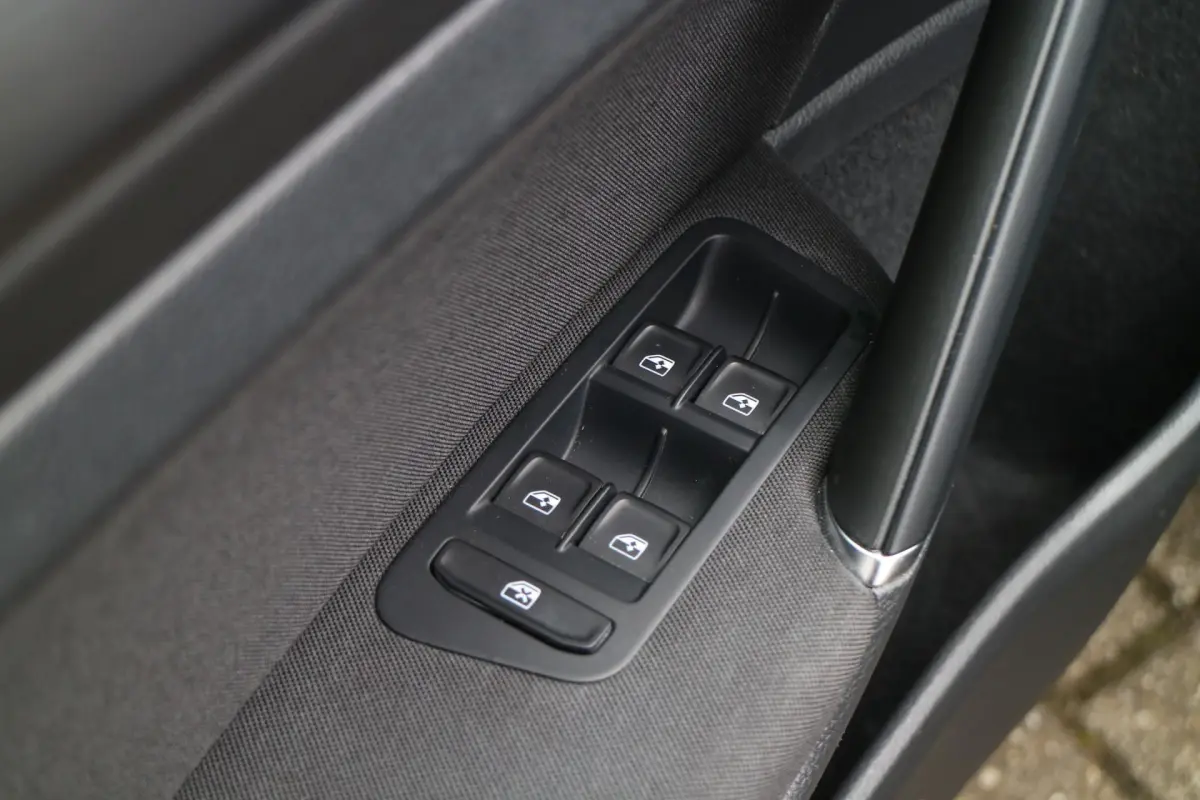 Golf 1.0 TSI Comfortline | PDC | Stoelverwarming |