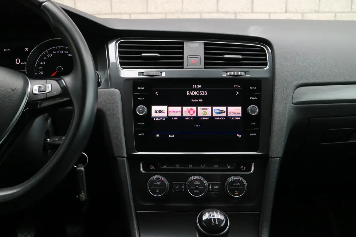 Golf 1.0 TSI Comfortline | PDC | Stoelverwarming |