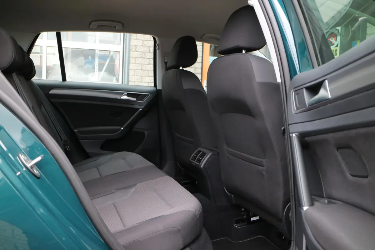 Golf 1.0 TSI Comfortline | PDC | Stoelverwarming |