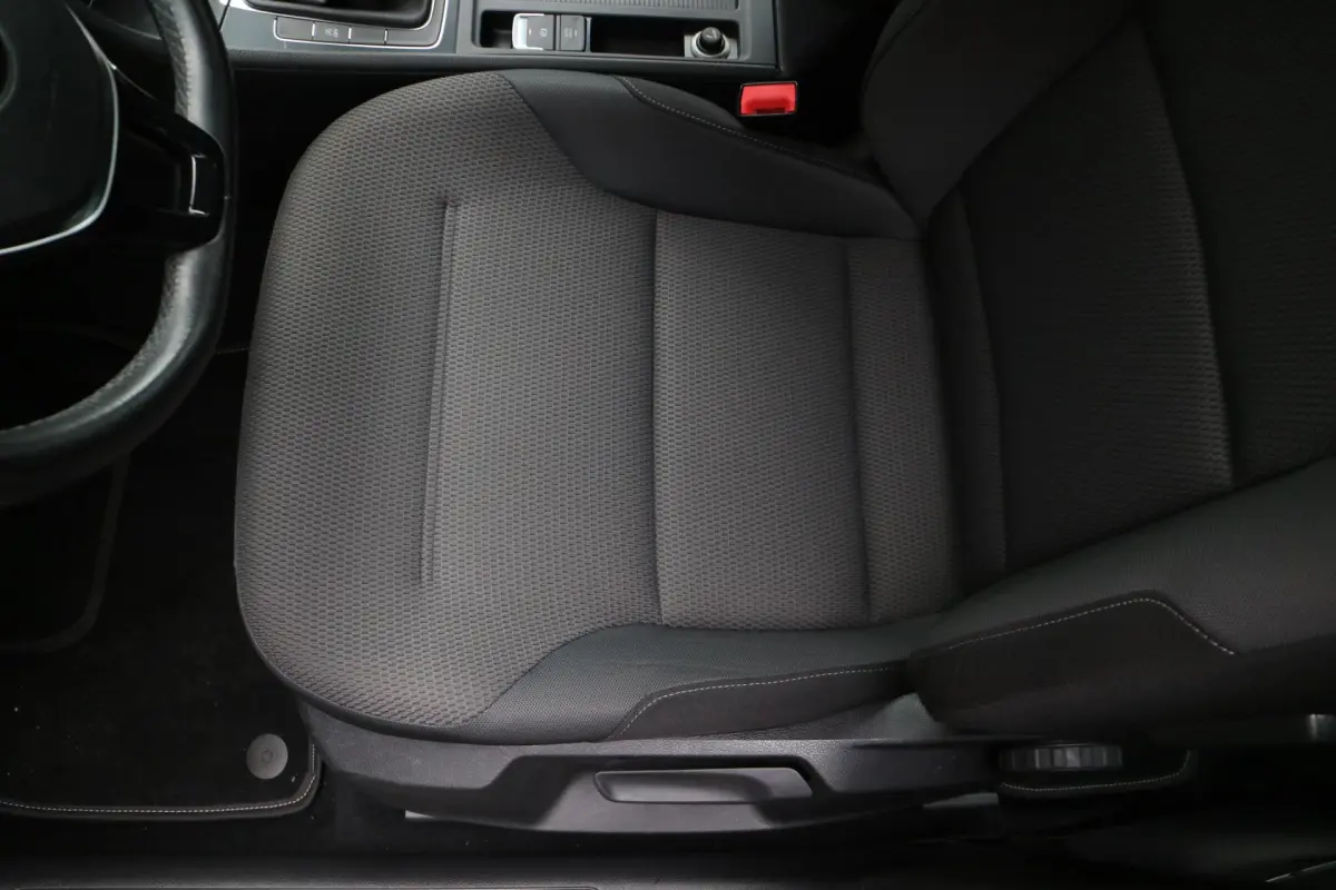 Golf 1.0 TSI Comfortline | PDC | Stoelverwarming |