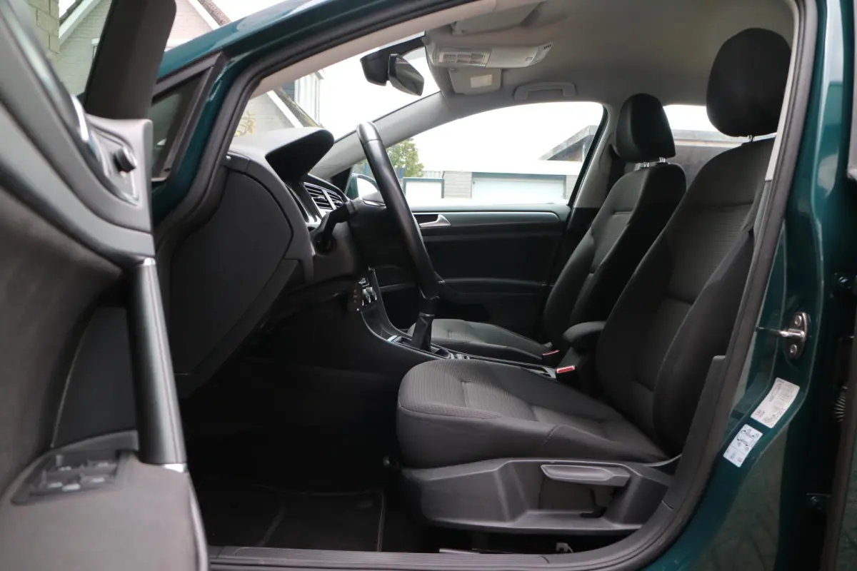 Golf 1.0 TSI Comfortline | PDC | Stoelverwarming |