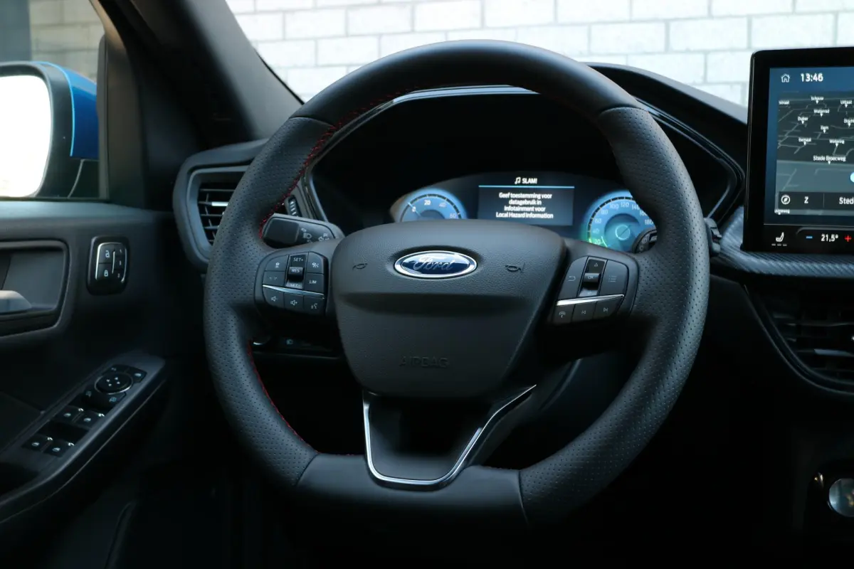 Kuga 2.5 PHEV ST-Line X | Navi | Pano | Nieuw! |