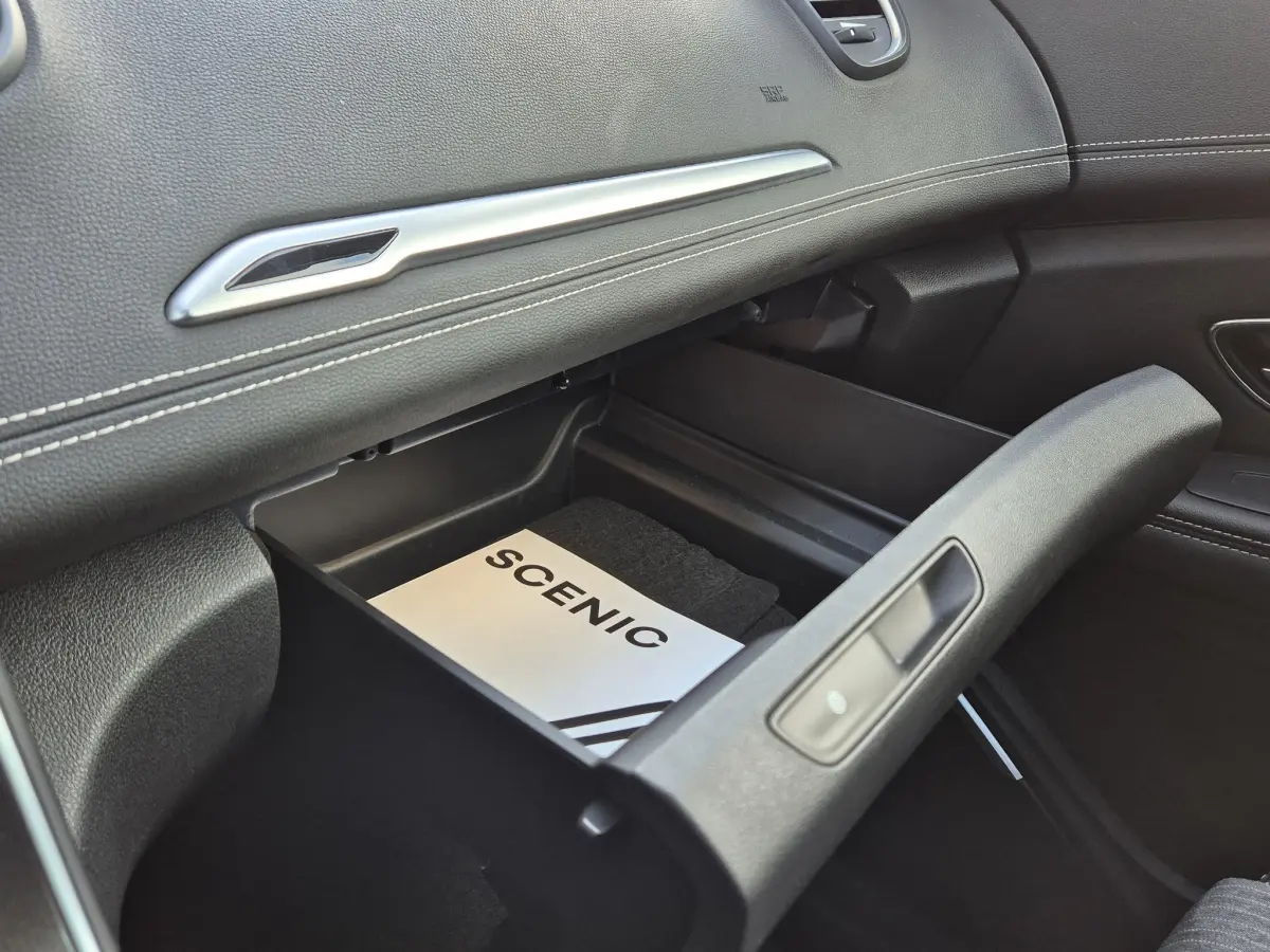 Grand Scénic 1.3 TCe 140 Techno 7pers. Camera, Blind Spot detectie, Navigatie, All Season banden