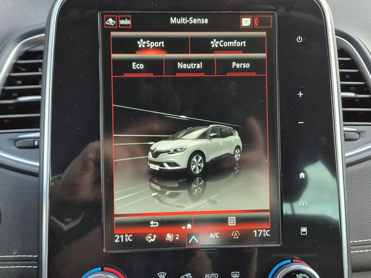 Grand Scénic 1.3 TCe 140 Techno 7pers. Camera, Blind Spot detectie, Navigatie, All Season banden
