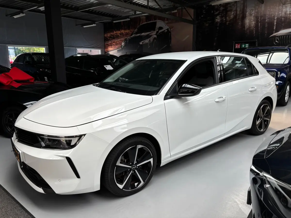 Astra 1.6 Hybrid Edition Carplay