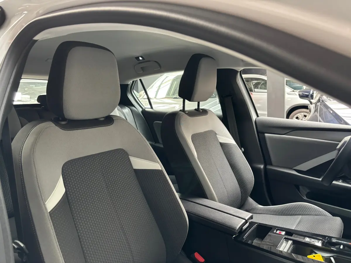 Astra 1.6 Hybrid Edition Carplay
