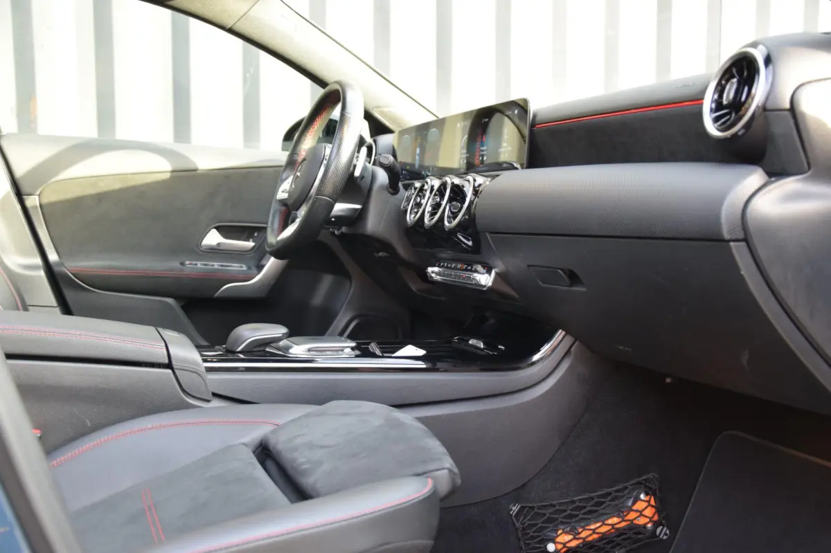 A-Klasse 180 Business Solution AMG, Panorama dak, Allseason Banden