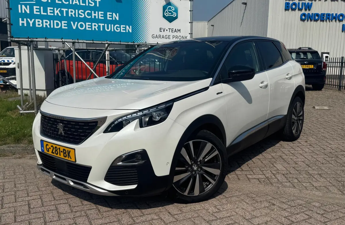 3008 1.2 PureTech GT Line NAVI/CARPLAY/360CAMERA