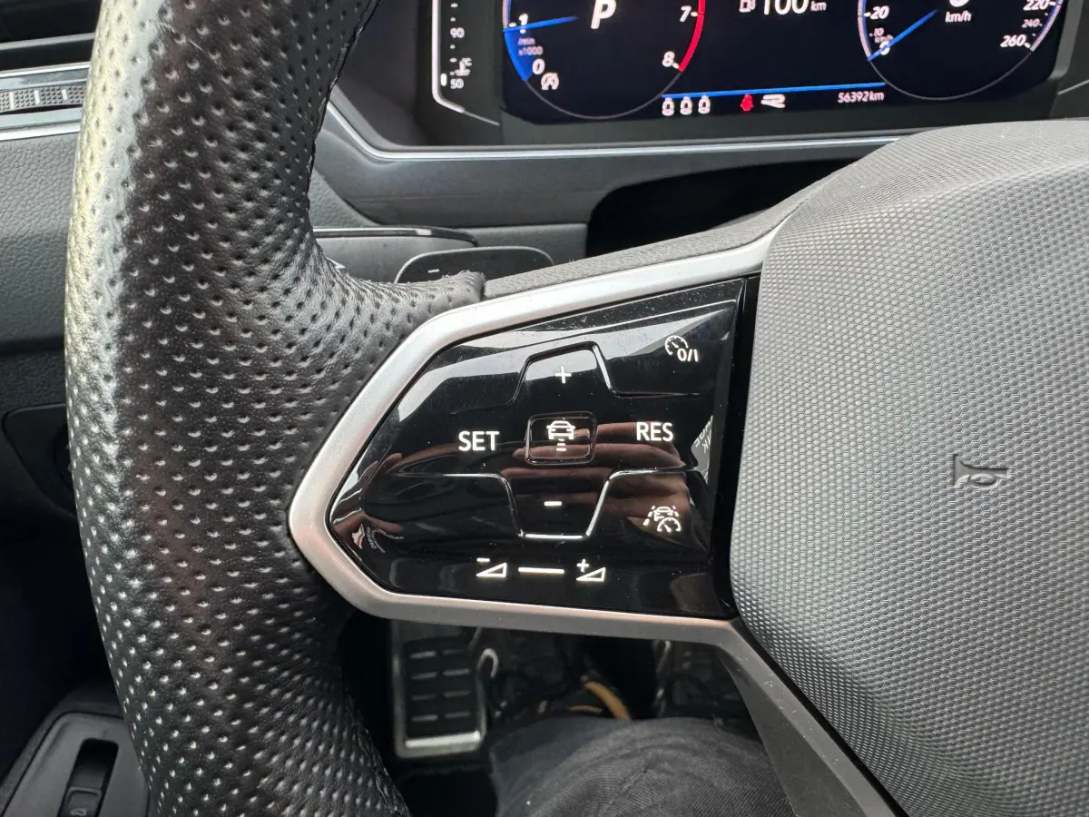 Tiguan 1.5 TSI 2X R-Line BOVAG GARANTIE CARPLAY/ACC/NAVI