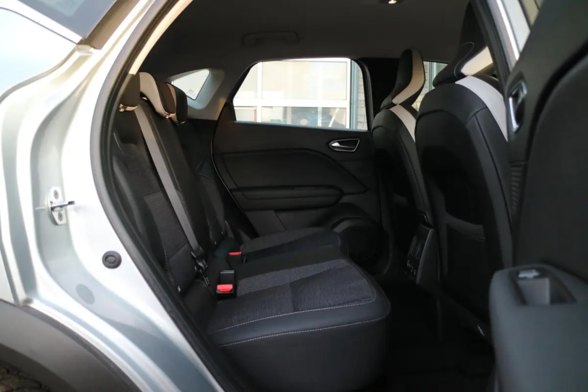 Captur 1.3 TCe 155 Intens | Automaat! | Trekhaak! | Camera |