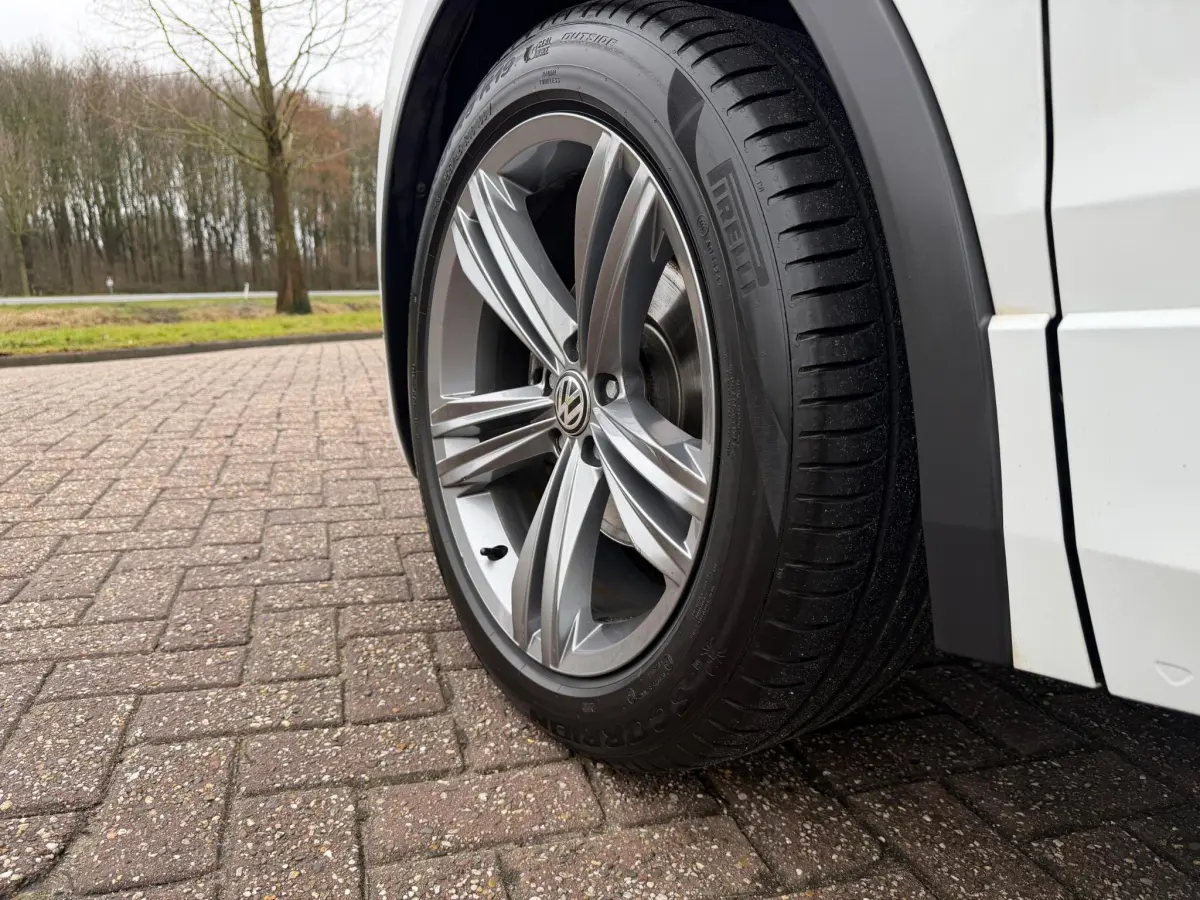 Tiguan 1.5 TSI R-Line BOVAG GARANTIE CARPLAY/NAVI/KEYLESS