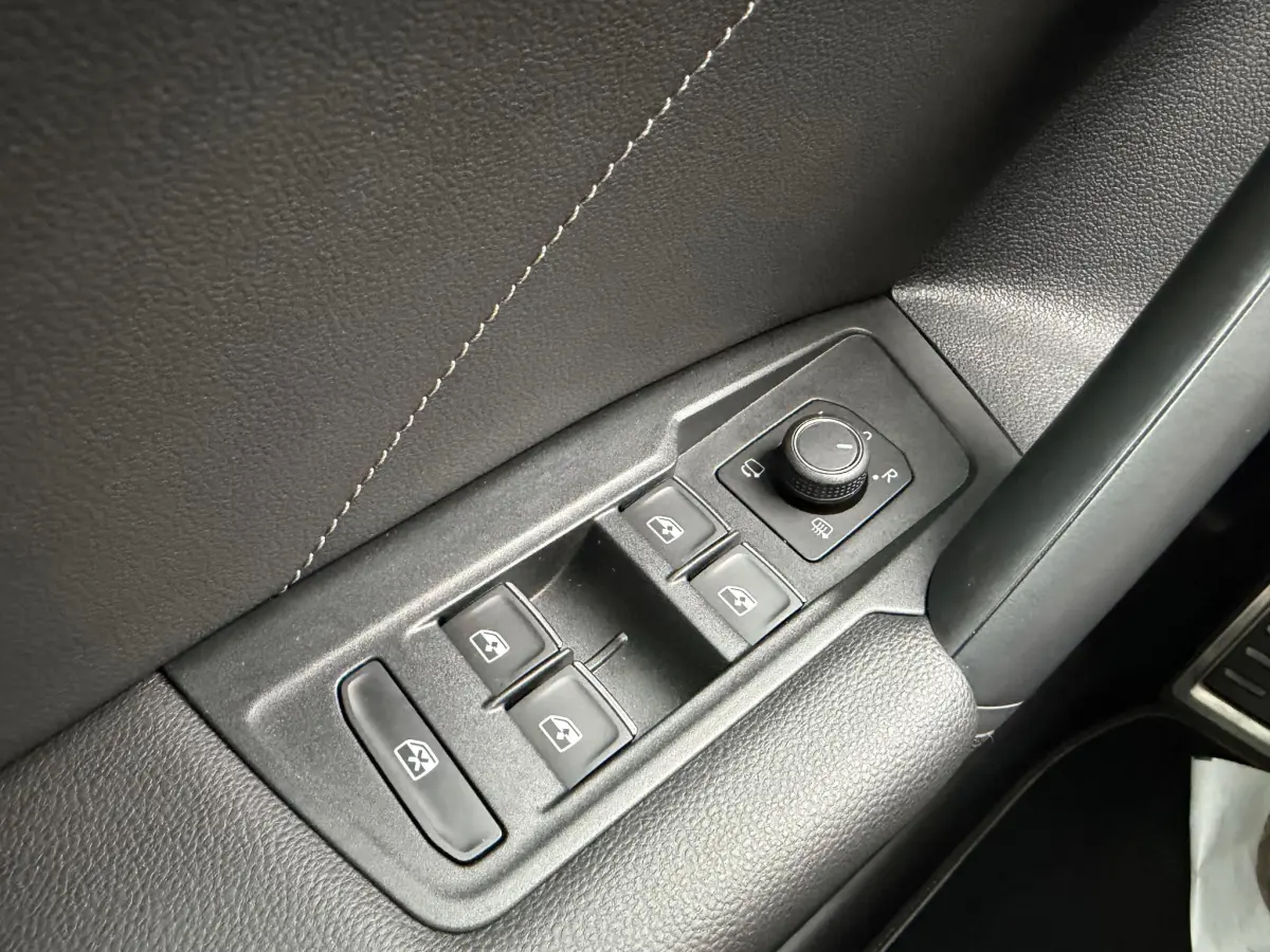 Tiguan 1.5 TSI R-Line BOVAG GARANTIE CARPLAY/NAVI/KEYLESS