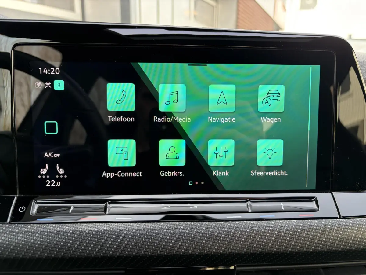 Golf VIII eTSI 110kW R-Line DSG | Pano | LED | Navi | Climate | Camera | Parkeer sensoren |